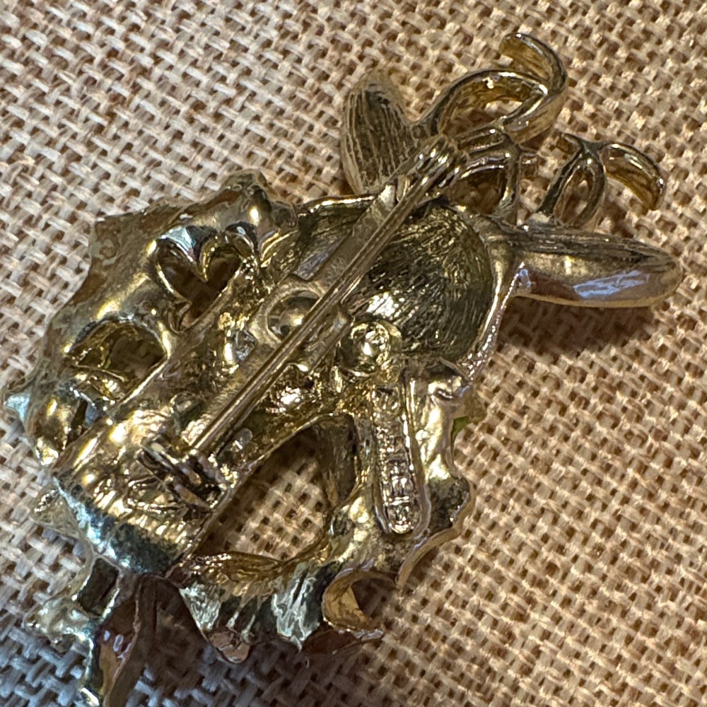 Gerry’s Vintage Gold Reindeer Brooch with Red and Green Accents - Picture 4 of 7